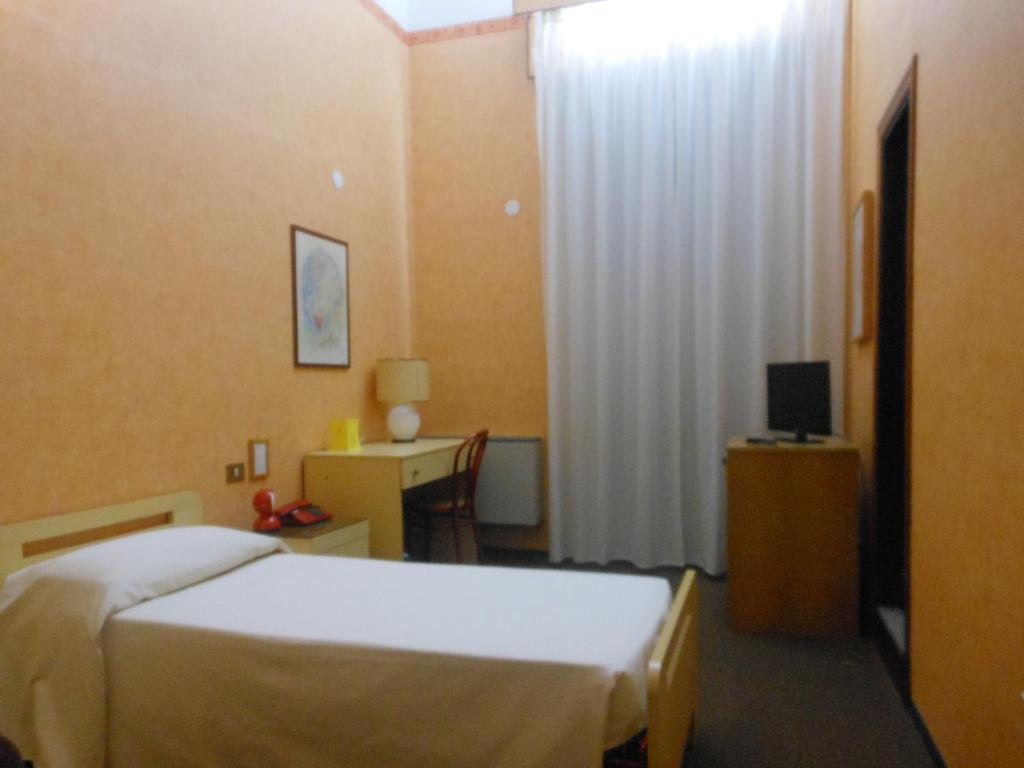 Hotel Corona Термоли Номер фото